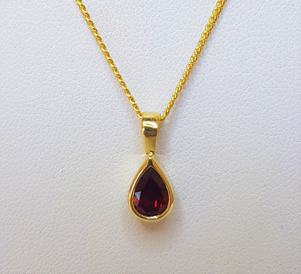 9ct Yellow Gold Pear Garnet Bezel Pendant